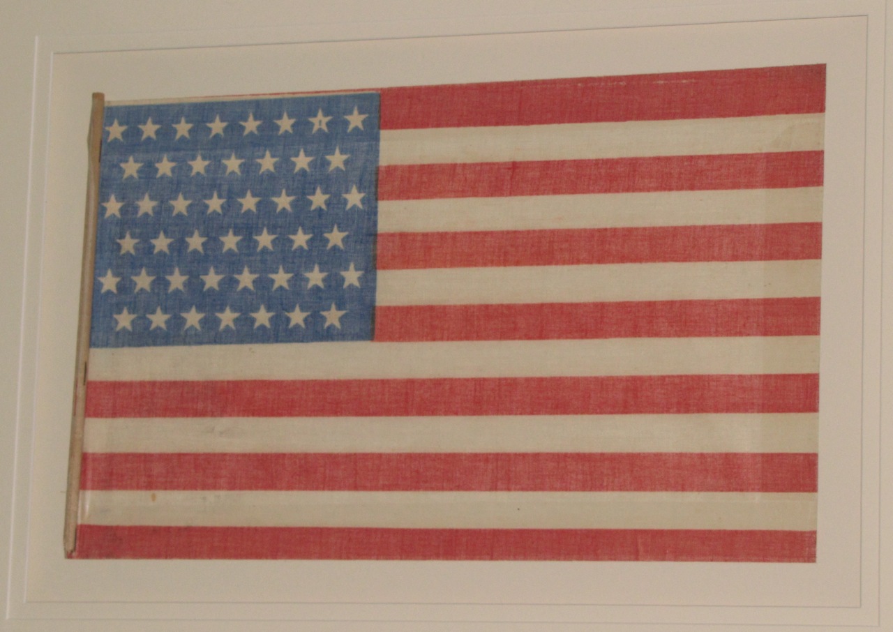 ANTIQUE FLAG IMAGE