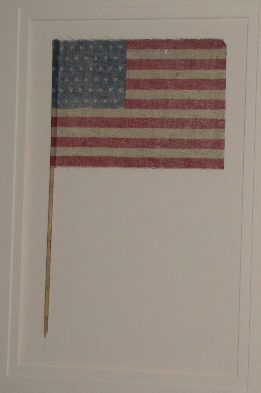 ANTIQUE FLAG IMAGE