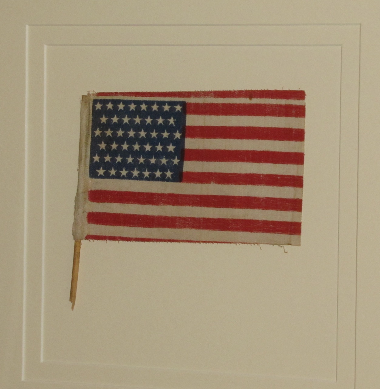 ANTIQUE FLAG IMAGE