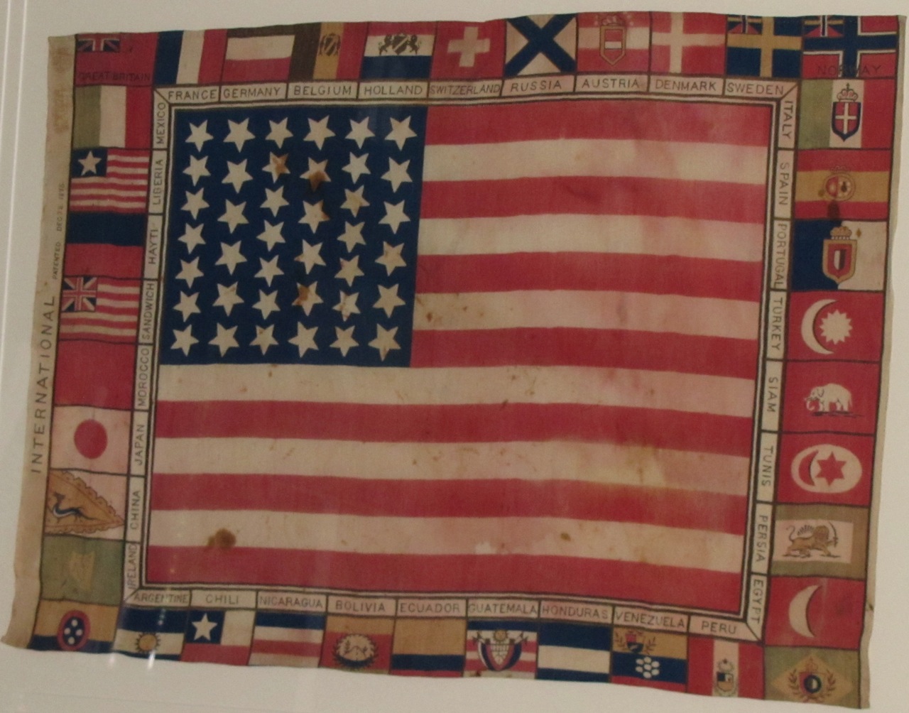 ANTIQUE FLAG IMAGE